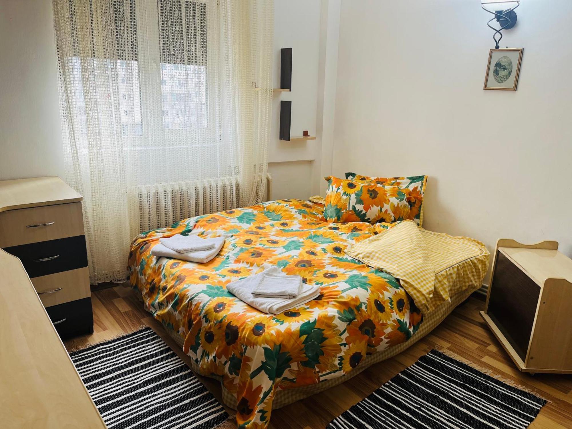 Apartament Cornelia Buzau Bagian luar foto